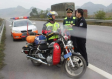 摩托车与高铁并驾齐驱，公共安全警钟的交警权威回应